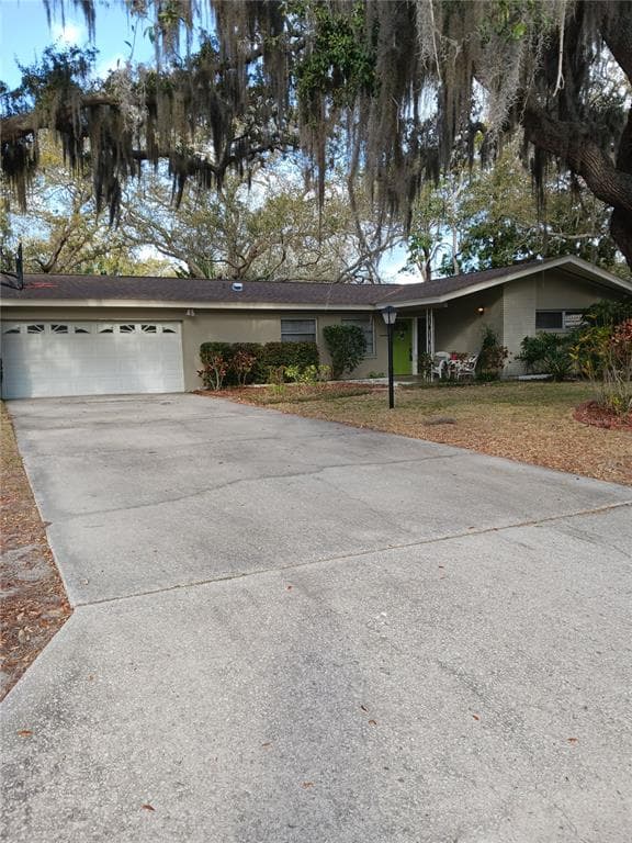 302 HICKORY LANE LARGO, FL 33770