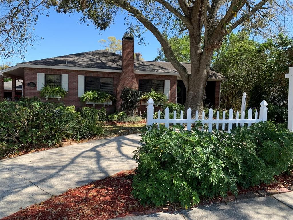 2710 CLEVELAND HEIGHTS BOULEVARD LAKELAND, FL 33803