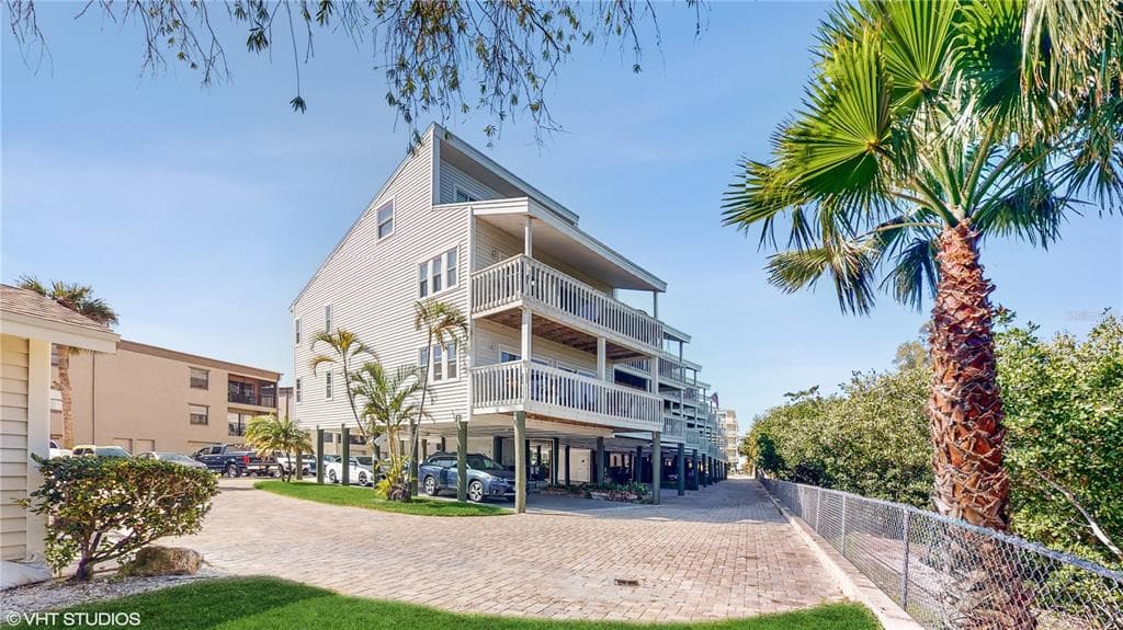 19727 GULF BOULEVARD UNIT 207 INDIAN SHORES, FL 33785