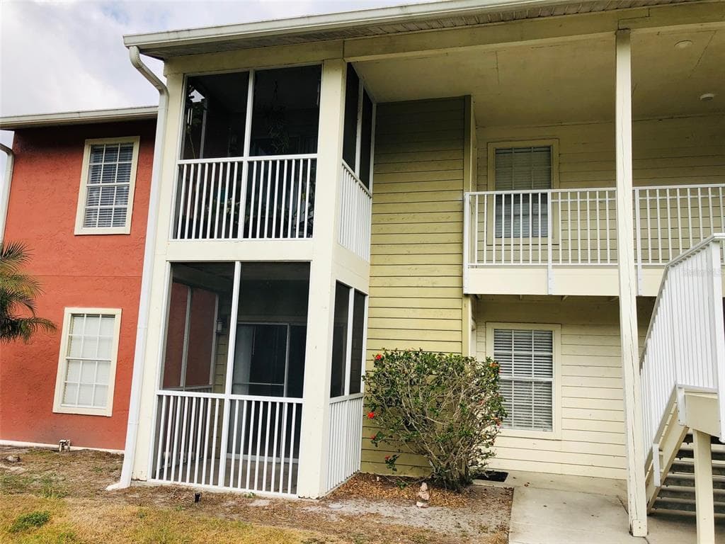 806 LAKE HAVEN SQUARE UNIT 105 BRANDON, FL 33511