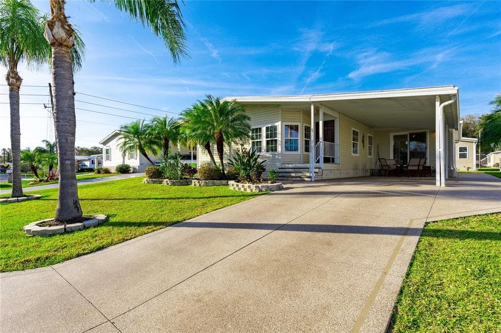 36743 KIOWA AVENUE ZEPHYRHILLS, FL 33542