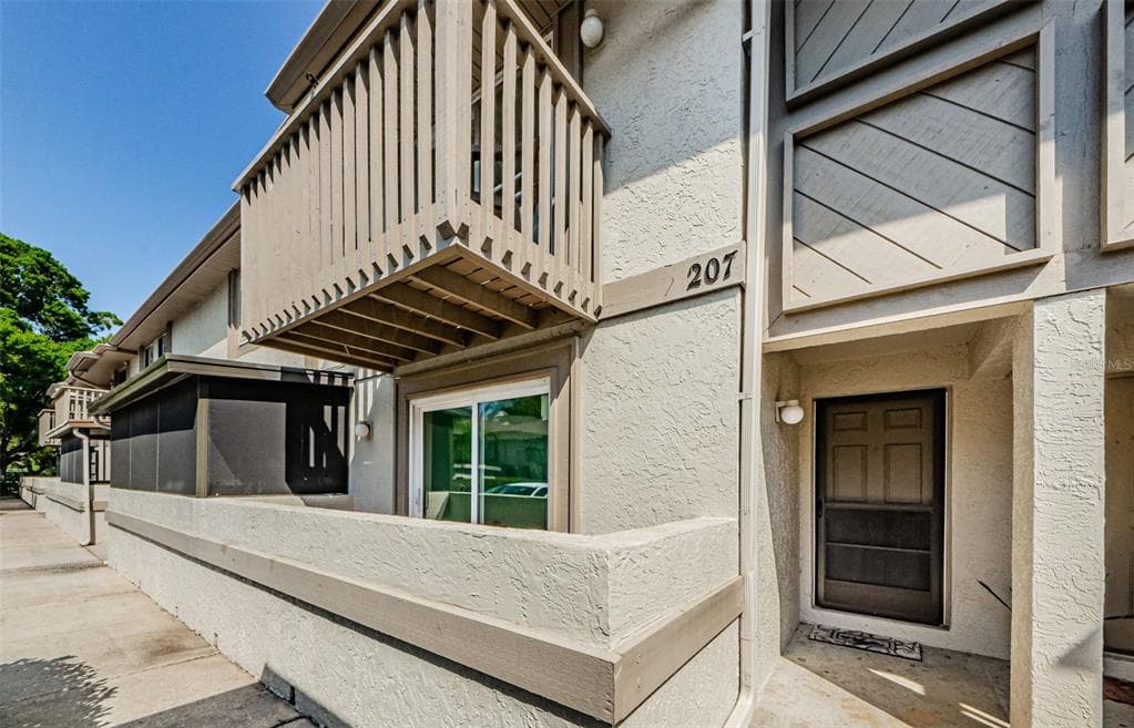 207 BOUGH AVENUE UNIT 207 CLEARWATER, FL 33760