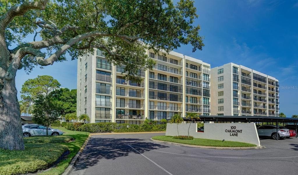 100 OAKMONT LANE UNIT 106 BELLEAIR, FL 33756