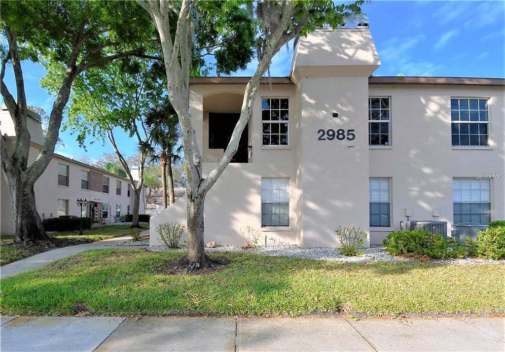 2985 BONAVENTURE CIRCLE UNIT 204 PALM HARBOR, FL 34684