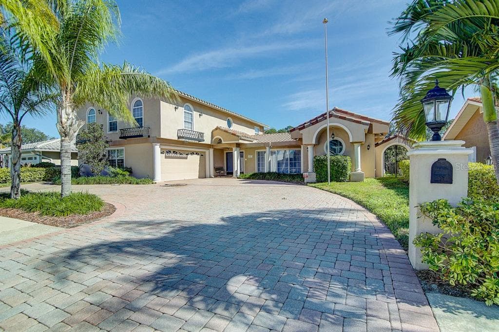 3927 DORAL DRIVE TAMPA, FL 33634