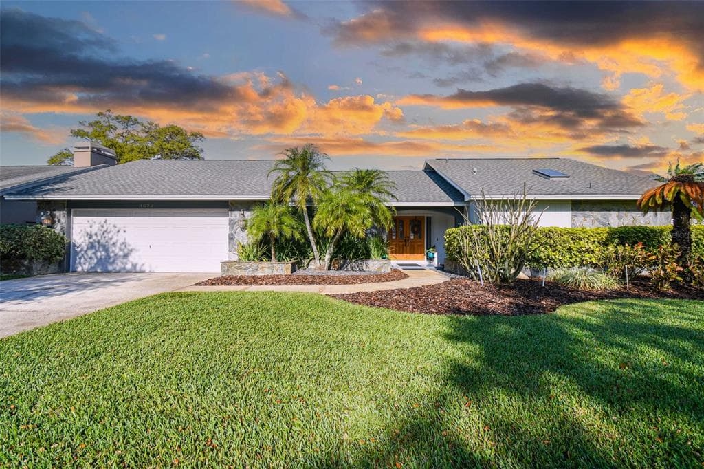 1672 FARRIER TRAIL CLEARWATER, FL 33765