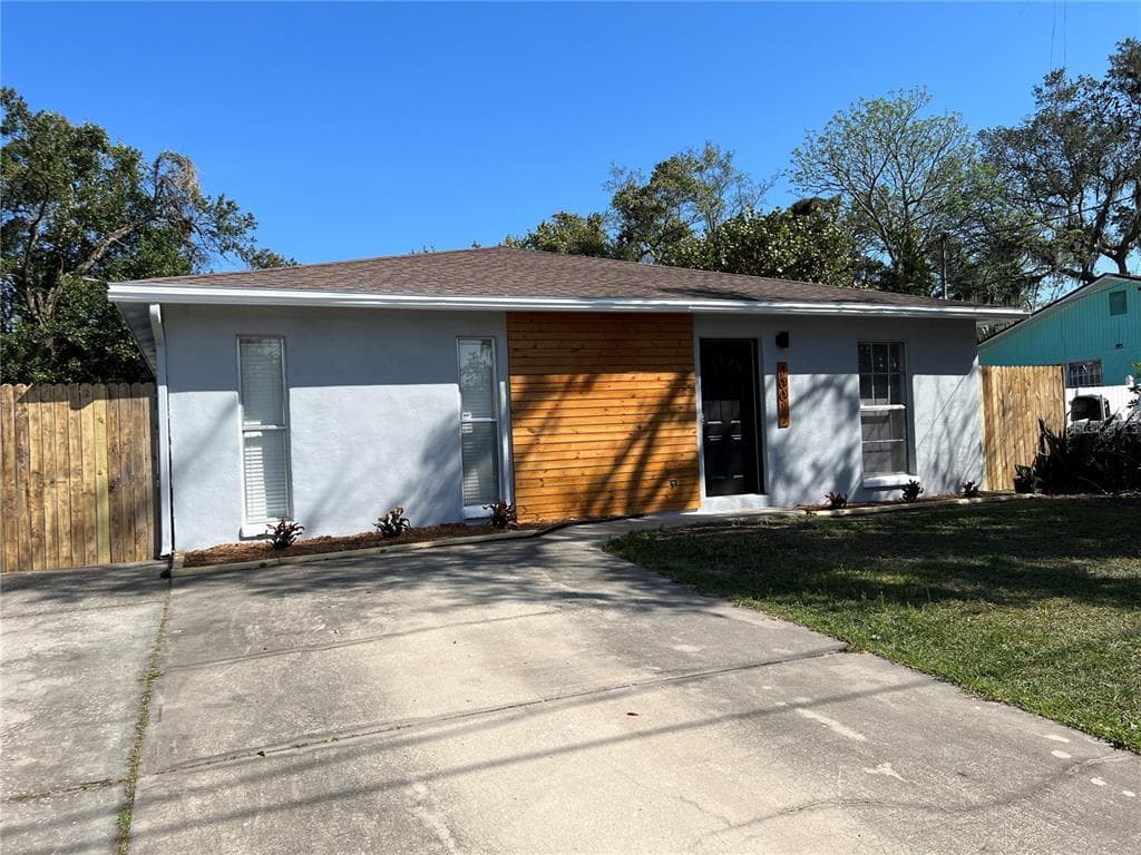 10017 N HYALEAH ROAD TAMPA, FL 33617
