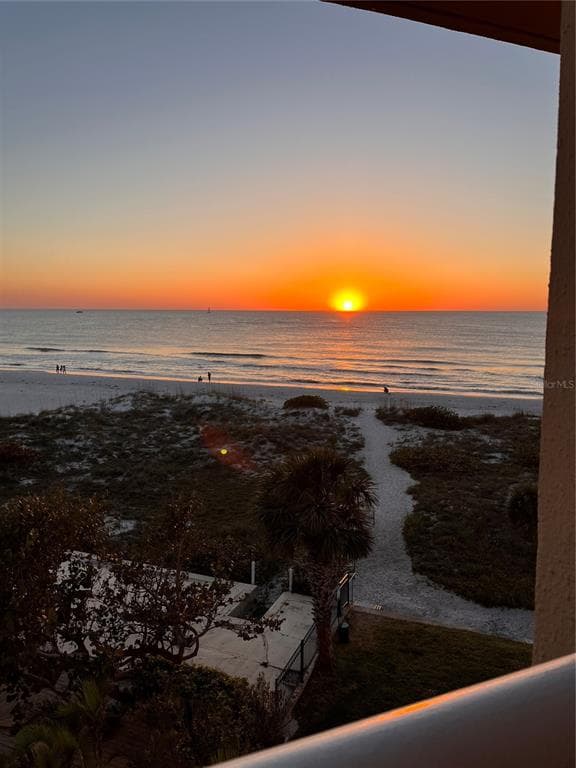 880 MANDALAY AVENUE UNIT S302 CLEARWATER, FL 33767