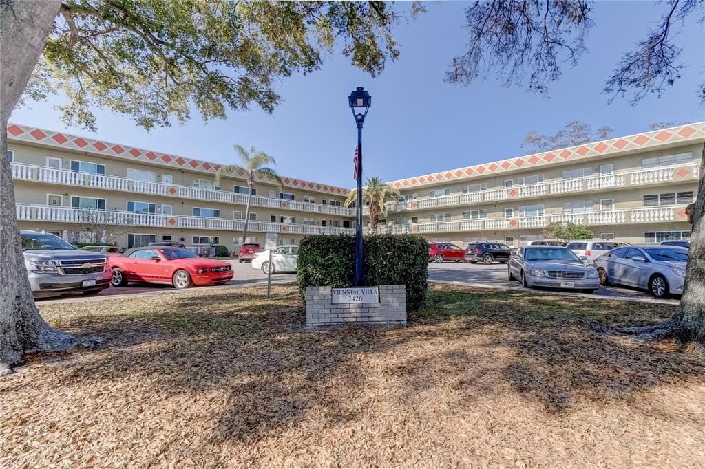 2426 ECUADORIAN WAY UNIT 12 CLEARWATER, FL 33763