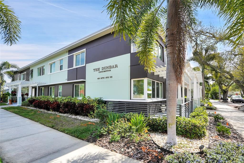 410 12TH AVENUE NE UNIT 8 ST PETERSBURG, FL 33701