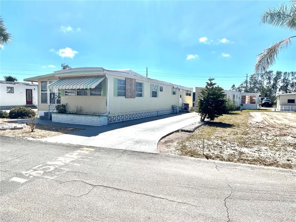 703 LOCARNO DRIVE VENICE, FL 34285