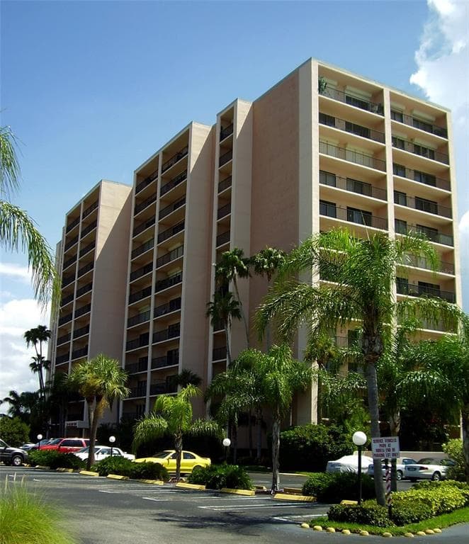 51 ISLAND WAY UNIT 301 CLEARWATER, FL 33767
