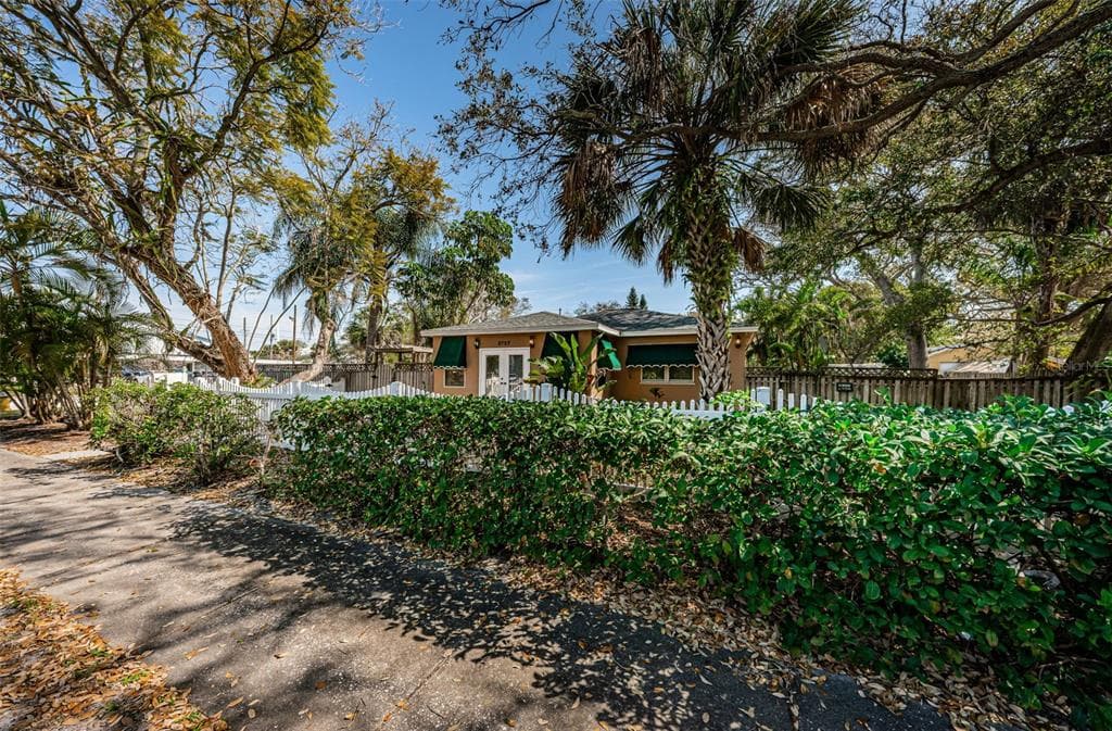 3737 PARK STREET N ST PETERSBURG, FL 33710