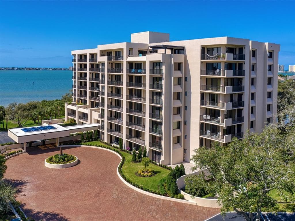 4 BELLEVIEW BOULEVARD UNIT 501 BELLEAIR, FL 33756