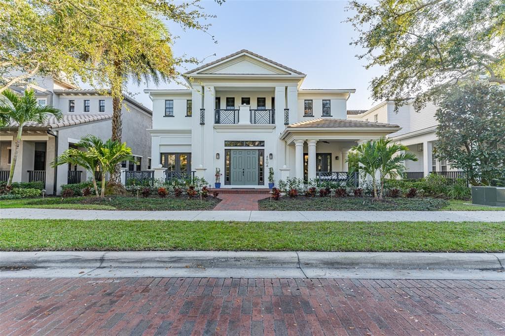 4904 YACHT CLUB DRIVE