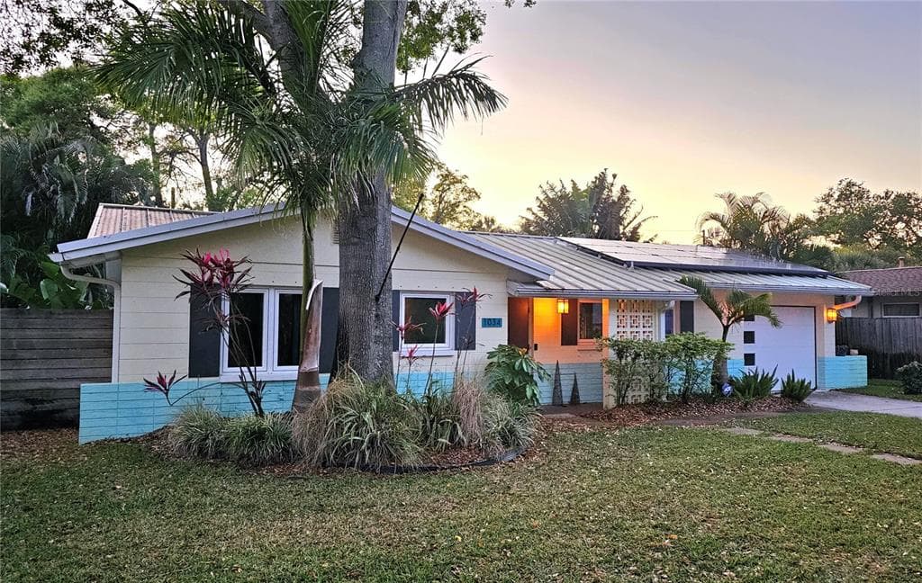 1034 COUNTRY CLUB ROAD N