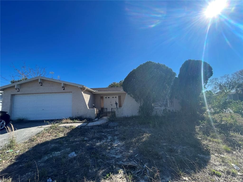 8040 PENWOOD DRIVE PORT RICHEY, FL 34668