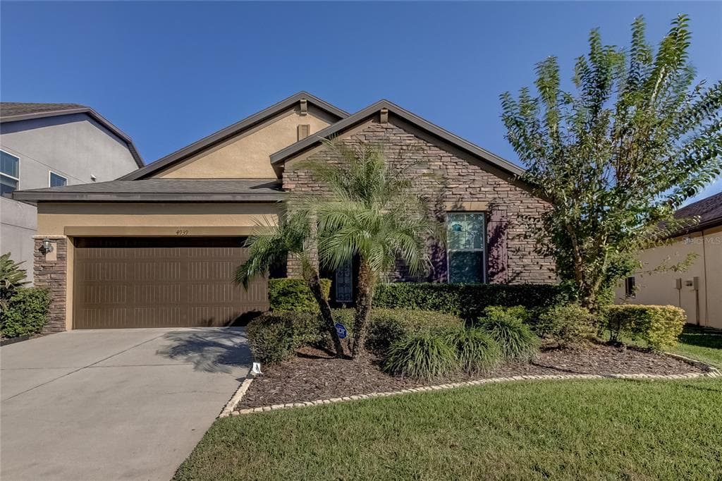 4939 ROLLING GREEN DRIVE WESLEY CHAPEL, FL 33543