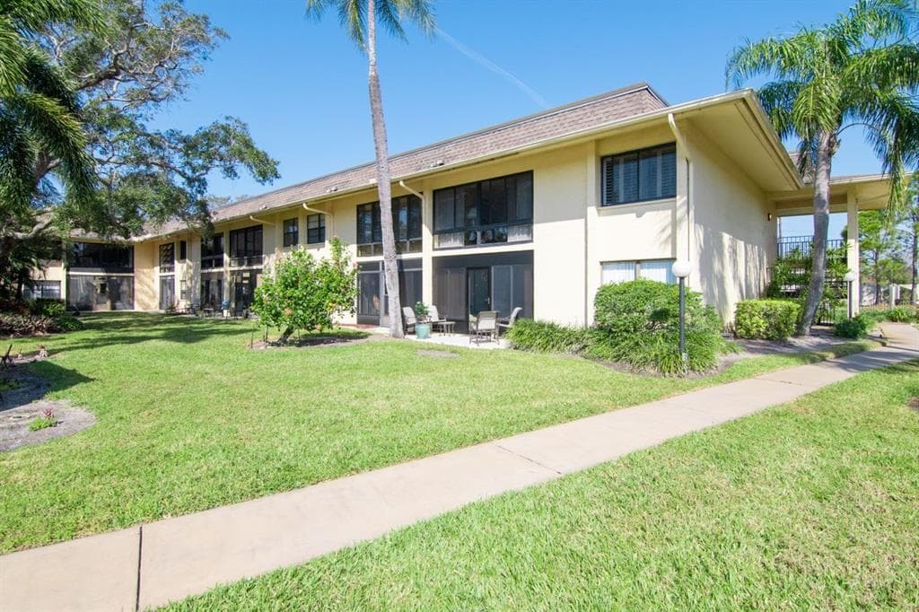 12300 VONN ROAD UNIT 2104 LARGO, FL 33774