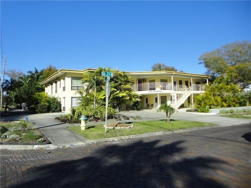 145 10TH AVENUE N UNIT 9 ST PETERSBURG, FL 33701