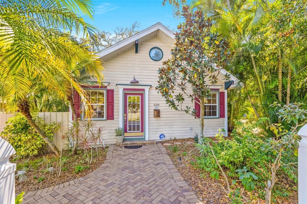 658 12TH AVENUE S ST PETERSBURG, FL 33701