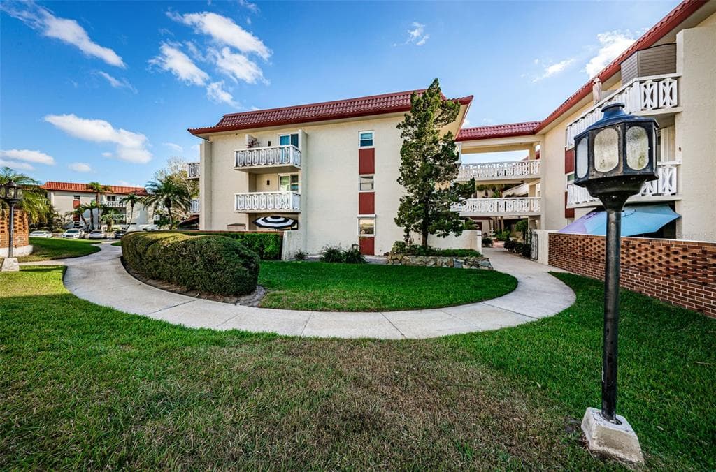 1012 PEARCE DRIVE UNIT 207 CLEARWATER, FL 33764