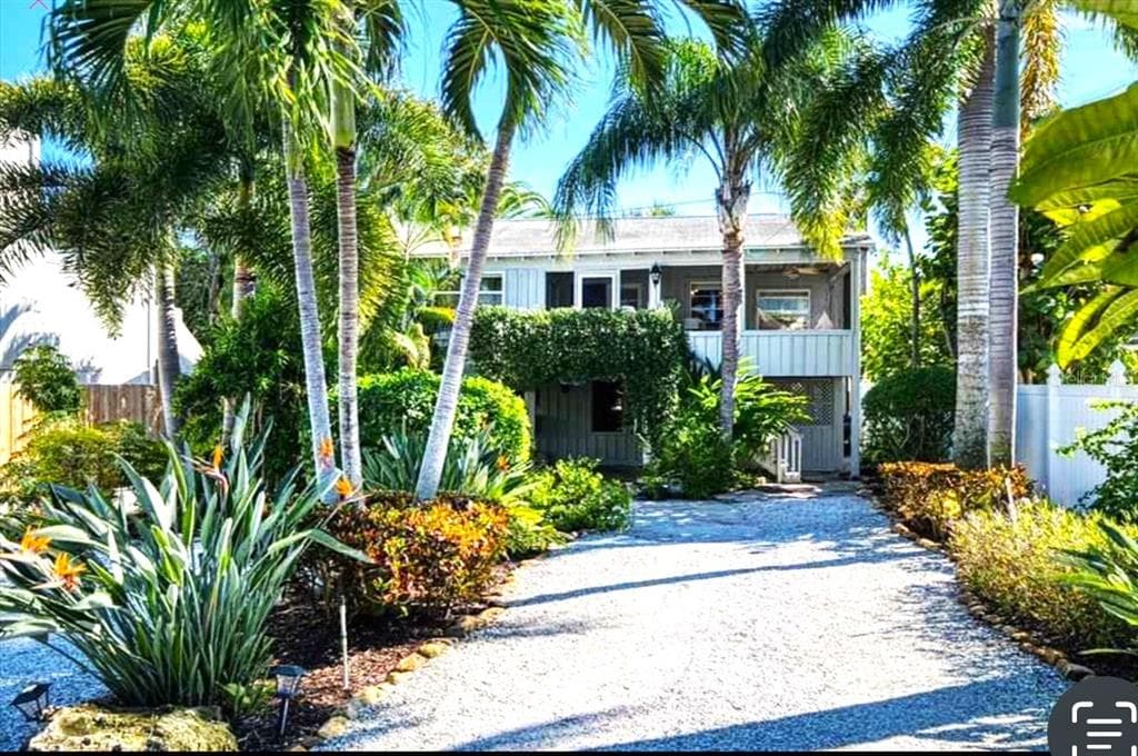 41 84TH AVENUE UNIT 2 TREASURE ISLAND, FL 33706