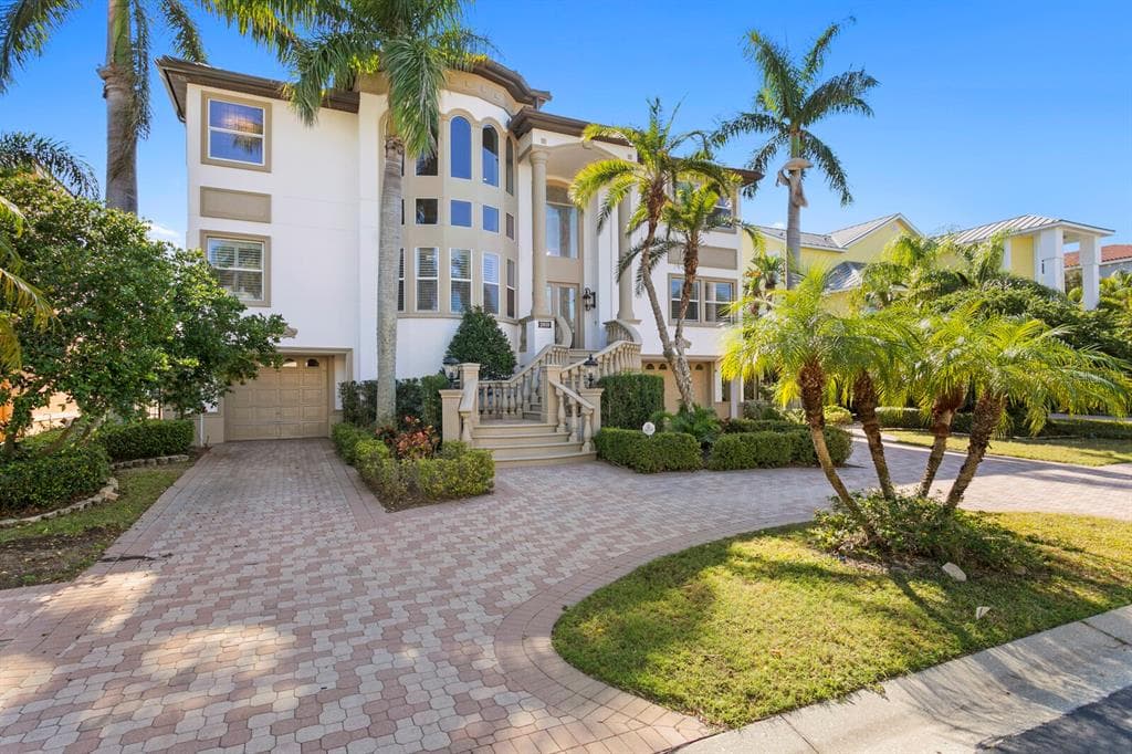 2810 KIPPS COLONY DRIVE GULFPORT, FL 33707