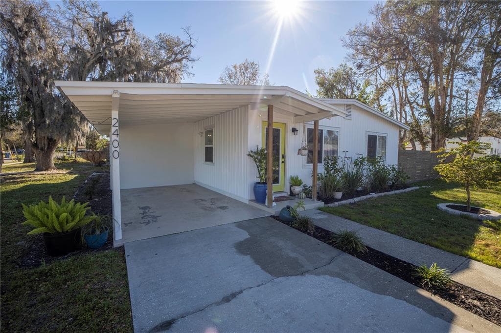 2400 46TH STREET S ST PETERSBURG, FL 33711