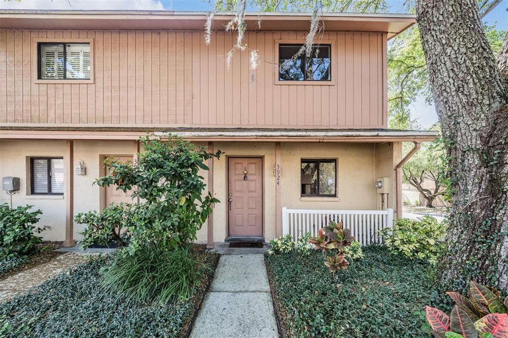 3924 OAK LIMB COURT TAMPA, FL 33614
