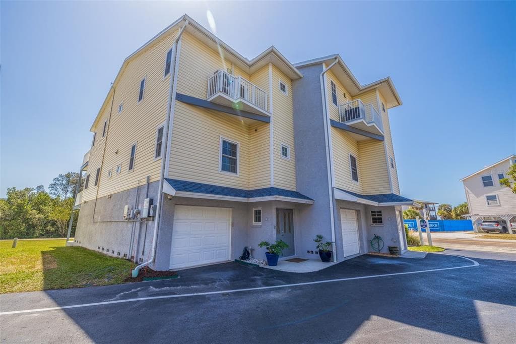 19803 GULF BOULEVARD UNIT 102 INDIAN SHORES, FL 33785