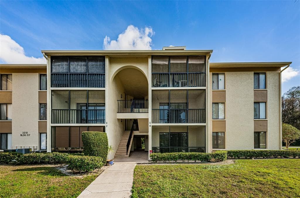 3210 LAKE PINE WAY E UNIT E2 TARPON SPRINGS, FL 34688