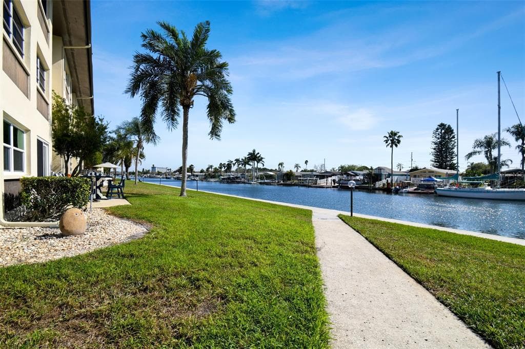 4542 GARNET DRIVE UNIT 204 NEW PORT RICHEY, FL 34652