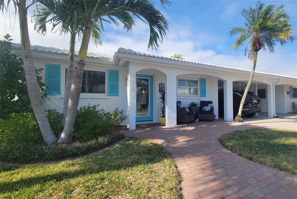 727 SPANISH DRIVE S LONGBOAT KEY, FL 34228