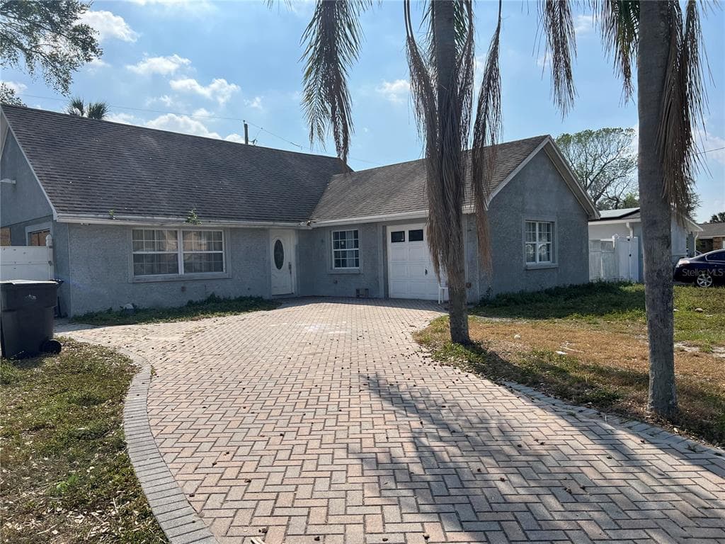 7520 W HANNA AVENUE TAMPA, FL 33615
