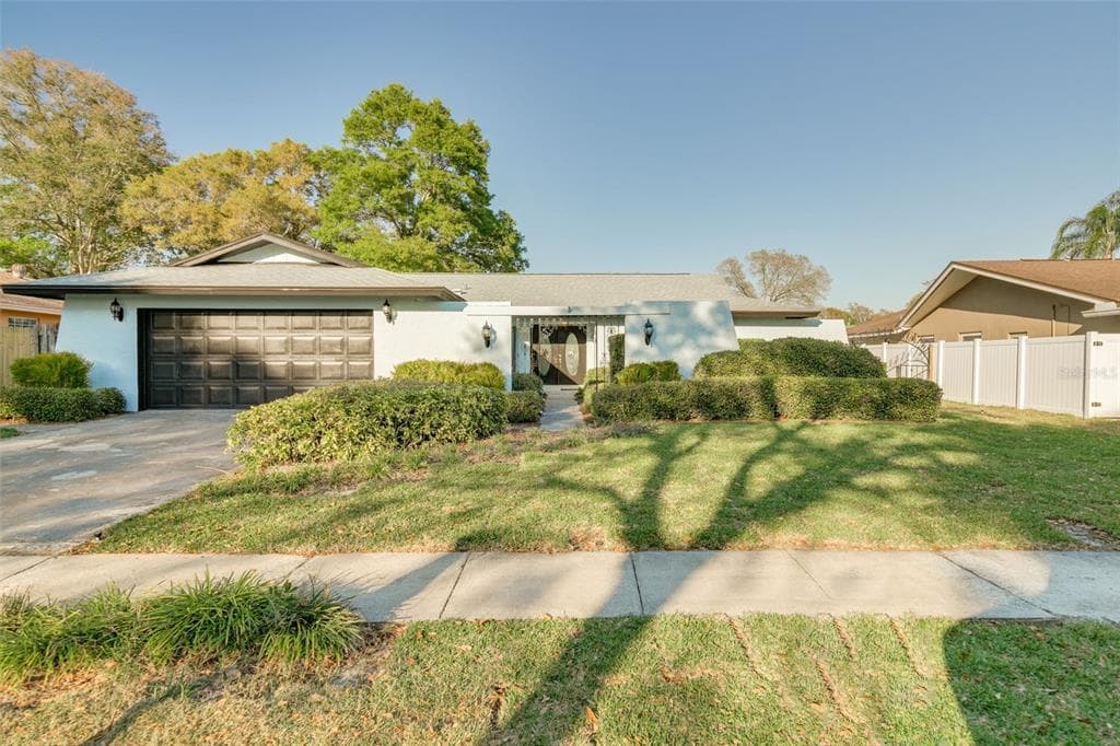 2766 WILDWOOD DRIVE CLEARWATER, FL 33761