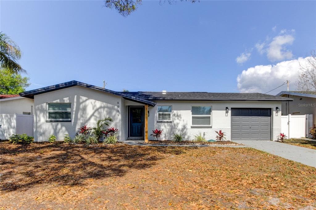 6949 300TH AVENUE N CLEARWATER, FL 33761