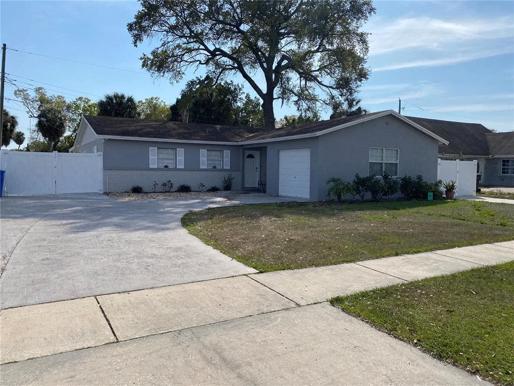 7518 W HANNA AVENUE TAMPA, FL 33615
