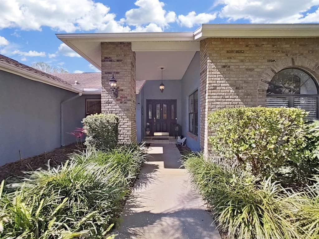 16002 WESTVIEW CIRCLE