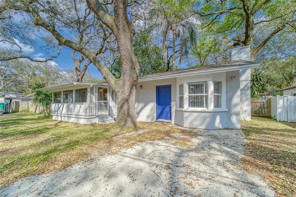 8909 N OTIS AVENUE TAMPA, FL 33604