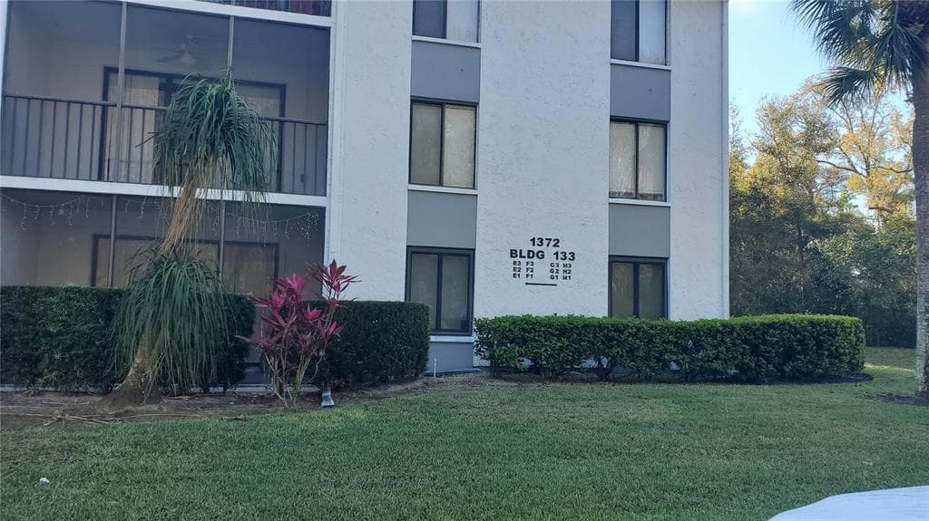 1372 PINE RIDGE CIRCLE E UNIT G1 TARPON SPRINGS, FL 34688