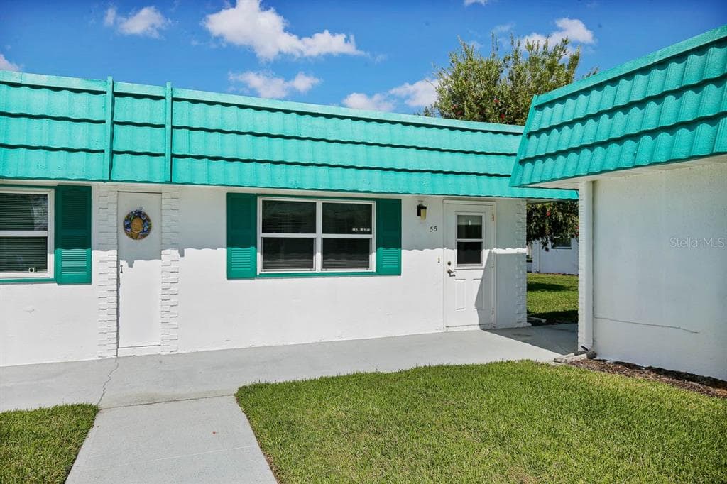 205 KINGS BOULEVARD UNIT 55 SUN CITY CENTER, FL 33573