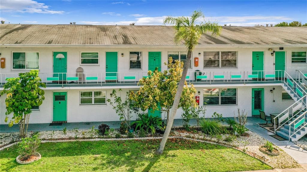 5875 21ST STREET N UNIT 18 ST PETERSBURG, FL 33714