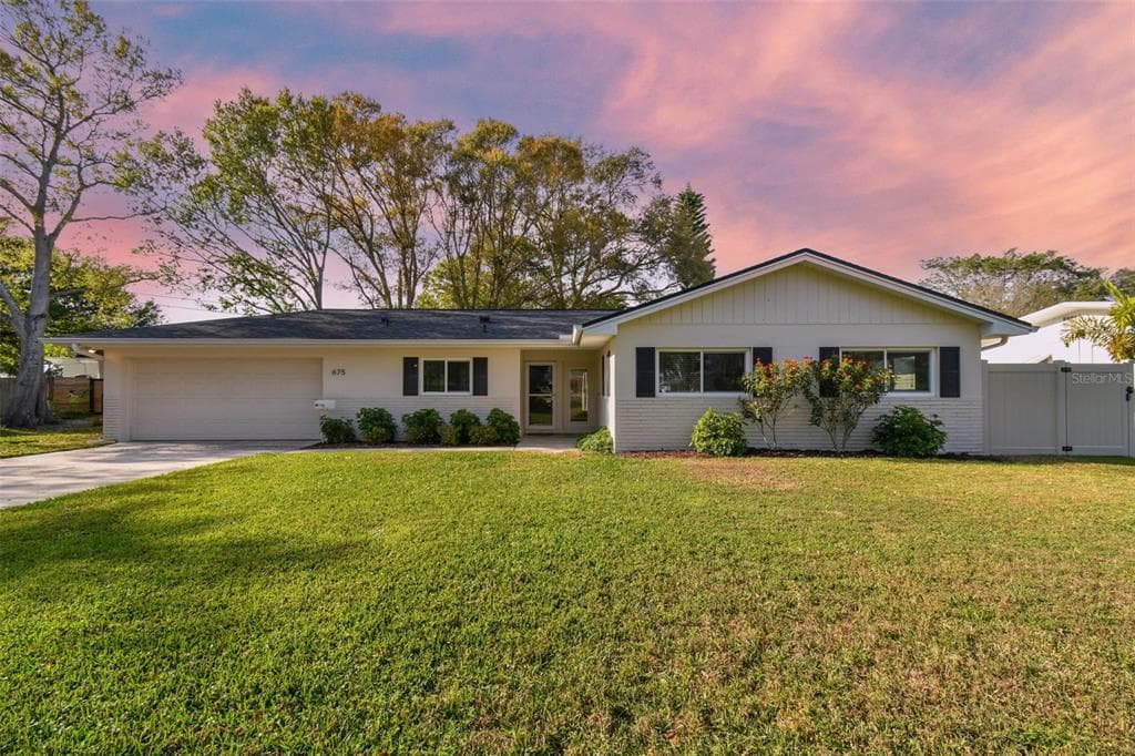 675 VILLAGRANDE AVENUE S ST PETERSBURG, FL 33707