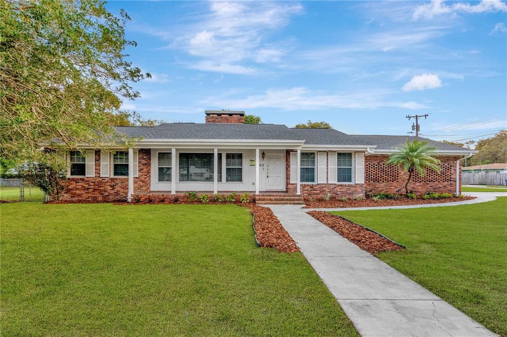 1703 E CARACAS STREET TAMPA, FL 33610