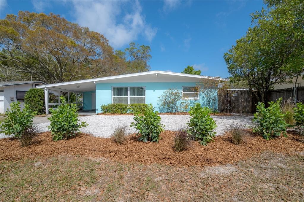 690 REGINA ROAD DUNEDIN, FL 34698