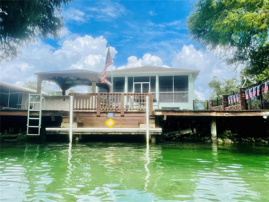 6650 RICHARD DRIVE W WEEKI WACHEE, FL 34607