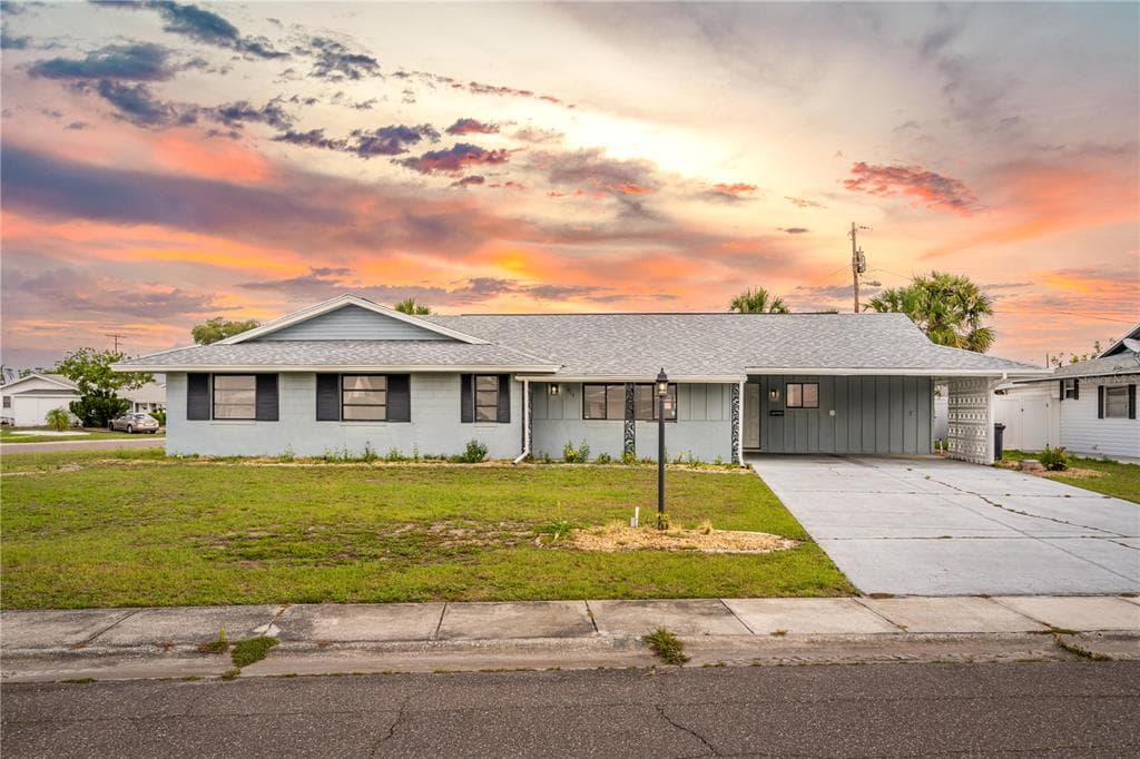 717 DESERT HILLS WAY SUN CITY CENTER, FL 33573