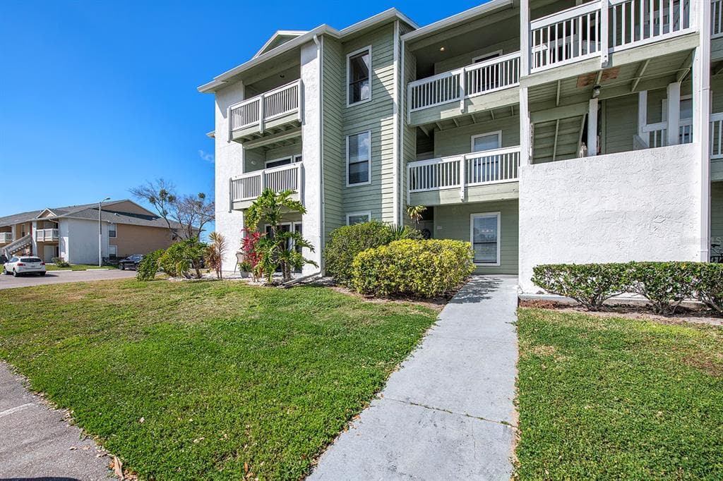 455 ALT 19 S UNIT 203 PALM HARBOR, FL 34683