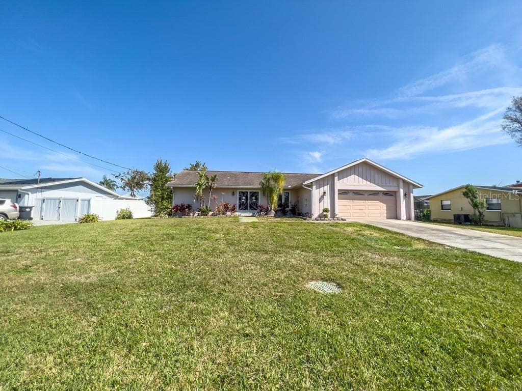 437 FLAMINGO DRIVE APOLLO BEACH, FL 33572